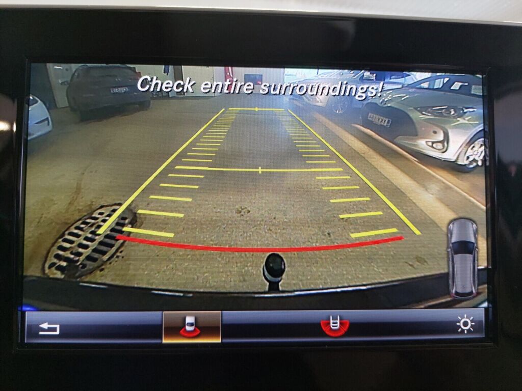 Mercedes-Benz C 2015 Ruskea (beige)