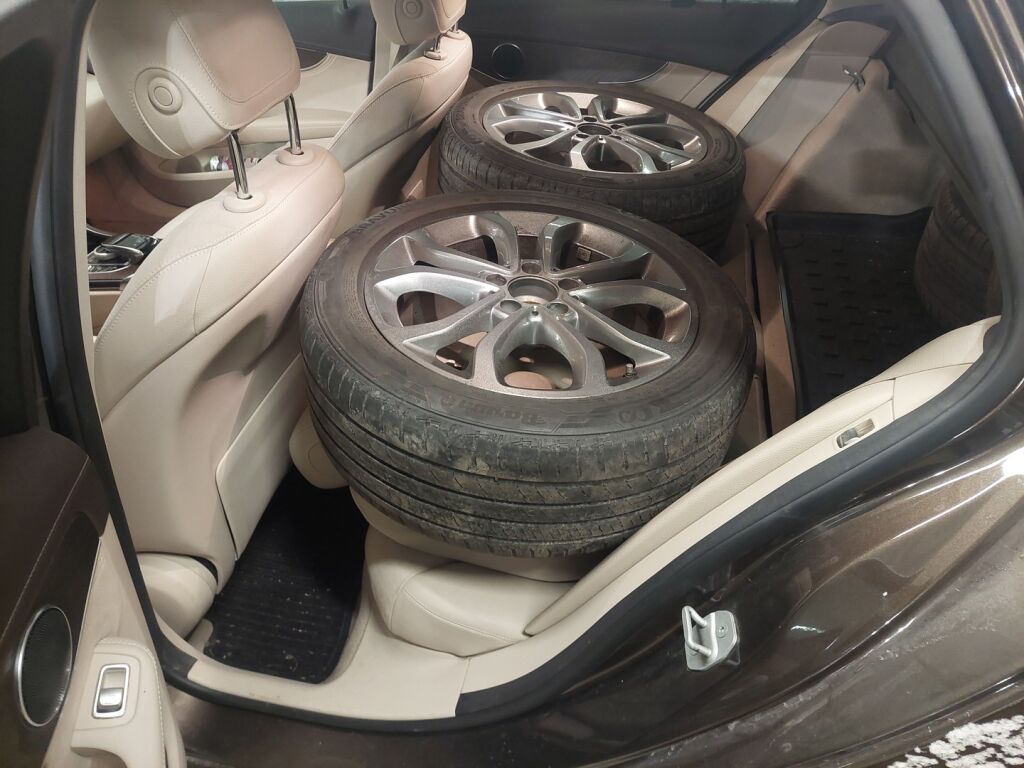 Mercedes-Benz C 2015 Ruskea (beige)