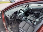Opel Astra 2018 Punainen