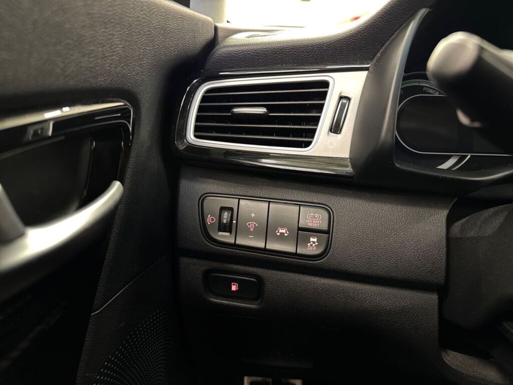 Kia Niro 2018 Harmaa