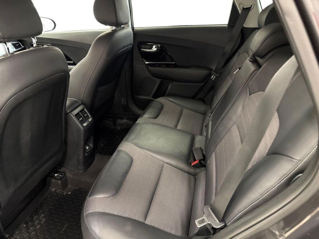 Kia Niro 2018 Harmaa