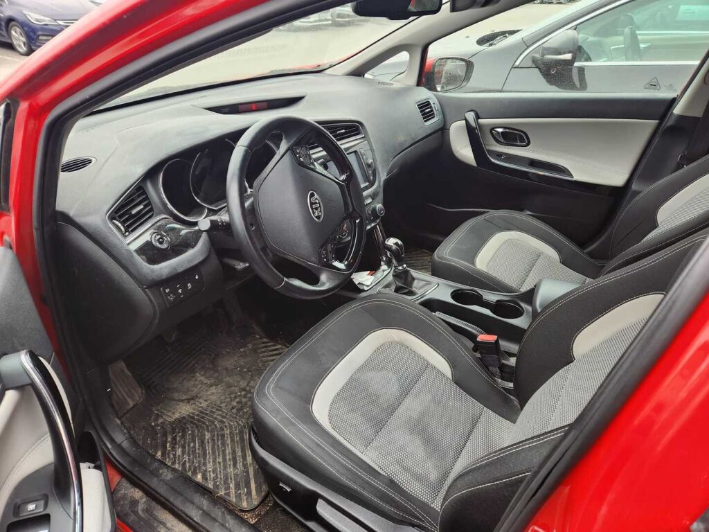 Kia Ceed 2018 Punainen