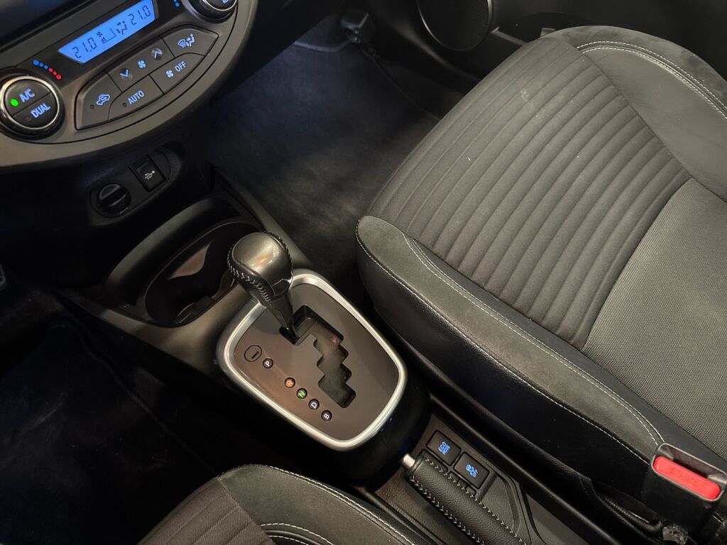 Toyota Yaris 2014 Sininen