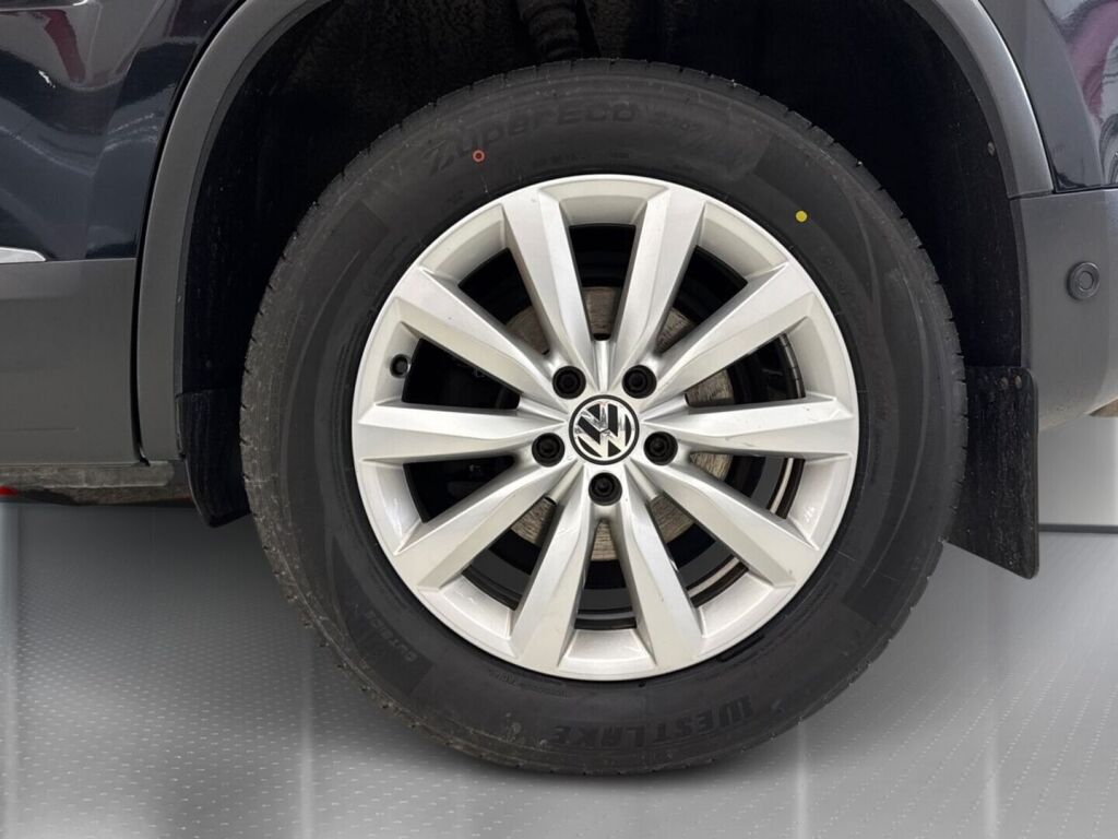 Volkswagen Tiguan 2012 Musta