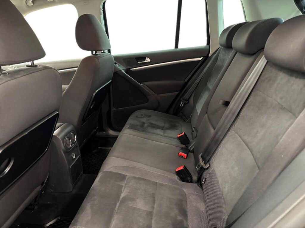 Volkswagen Tiguan 2012 Musta