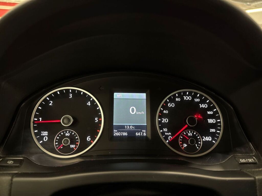 Volkswagen Tiguan 2012 Musta