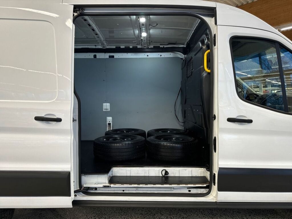 Ford Transit 2018 Valkoinen