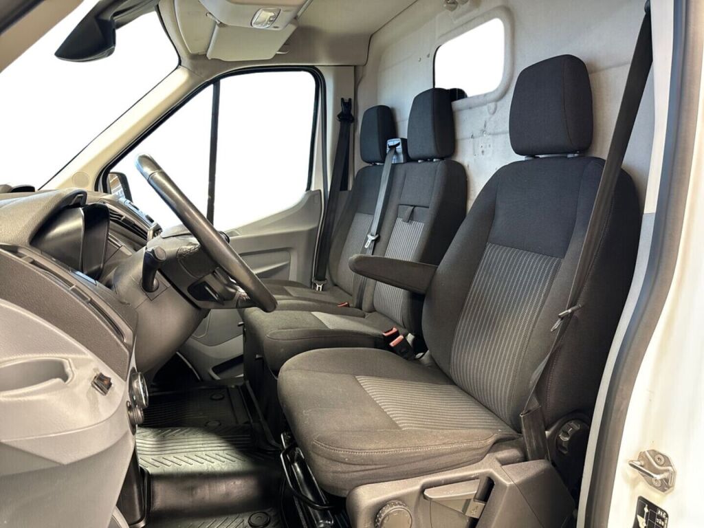 Ford Transit 2018 Valkoinen