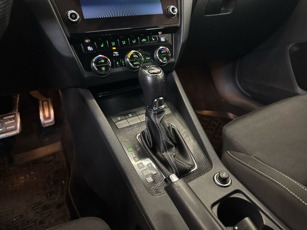 Skoda Octavia 2018 Harmaa