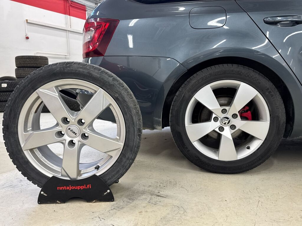 Skoda Octavia 2018 Harmaa