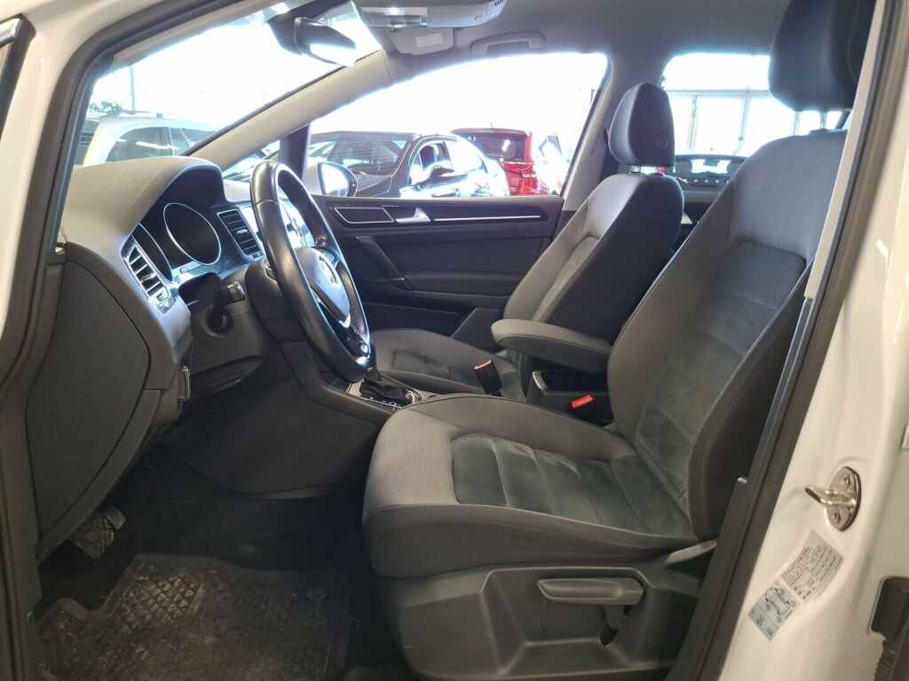 Volkswagen Golf Sportsvan 2018 Valkoinen