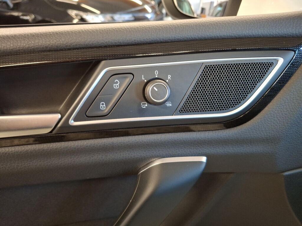 Volkswagen Golf Sportsvan 2018 Valkoinen