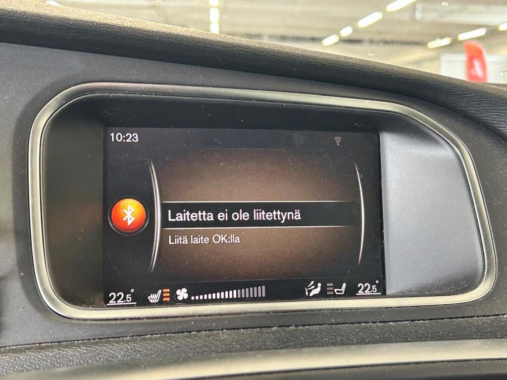 Volvo V40 Cross Country 2018 Met. Harmaa