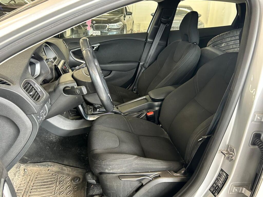 Volvo V40 Cross Country 2018 Met. Harmaa