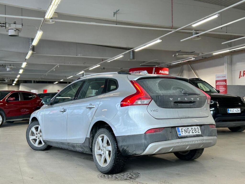 Volvo V40 Cross Country 2018 Met. Harmaa