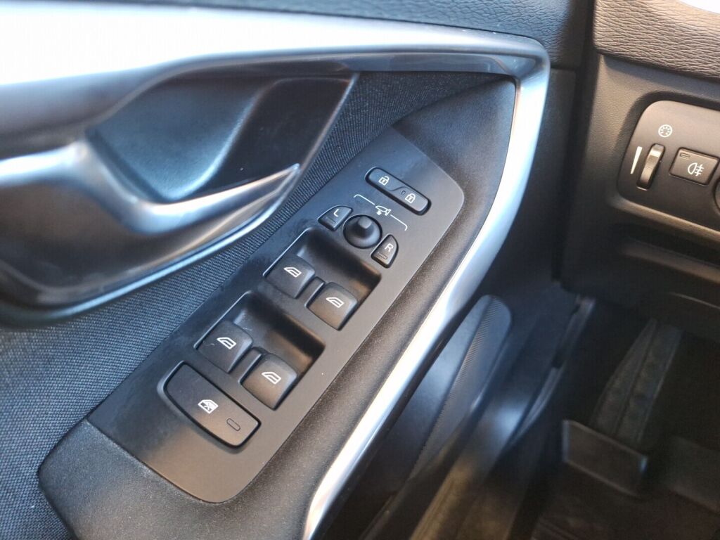 Volvo V40 Cross Country 2018 Sininen