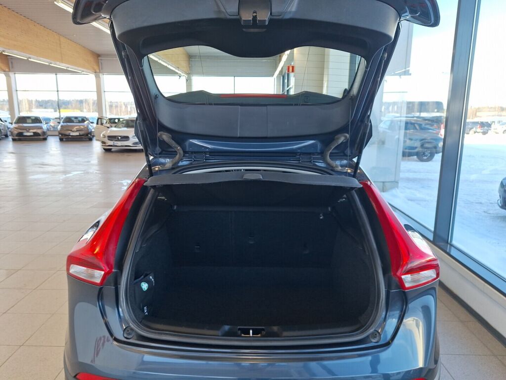 Volvo V40 Cross Country 2018 Sininen