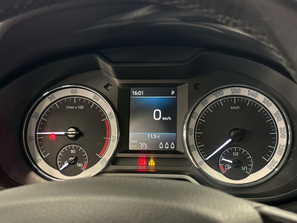 Skoda Octavia 2018 Valkoinen