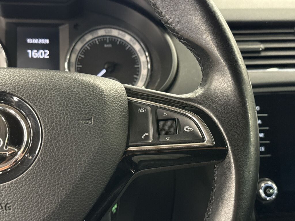 Skoda Octavia 2018 Valkoinen