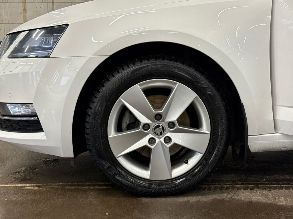 Skoda Octavia 2018 Valkoinen