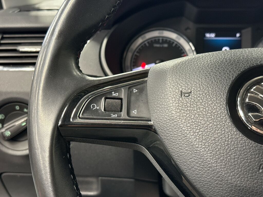 Skoda Octavia 2018 Valkoinen