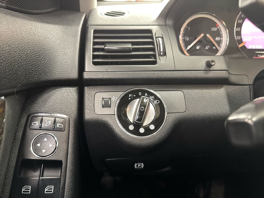 Mercedes-Benz C 2008 Hopea