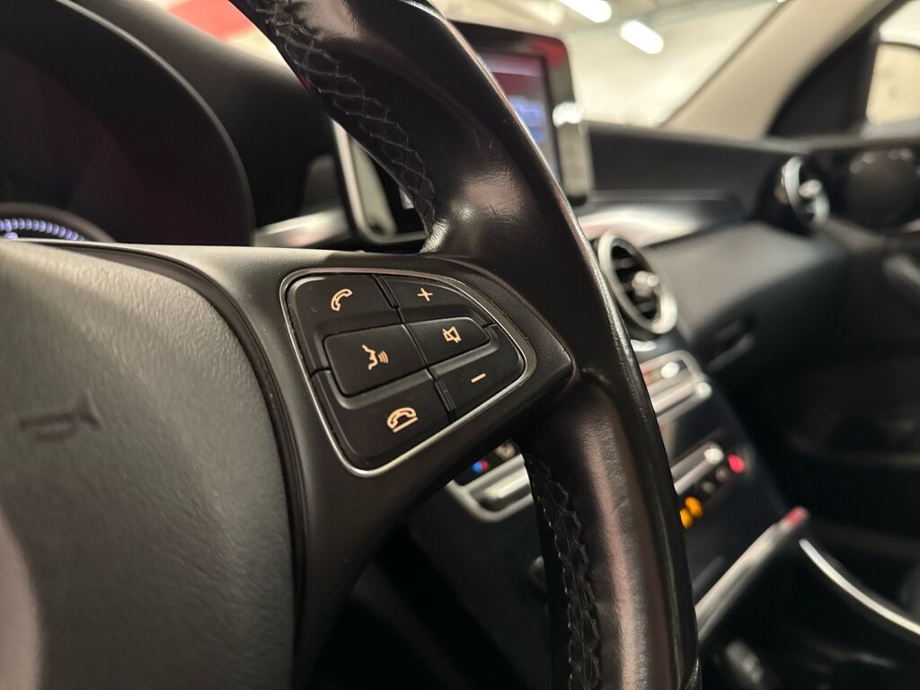 Mercedes-Benz C 2015 Musta