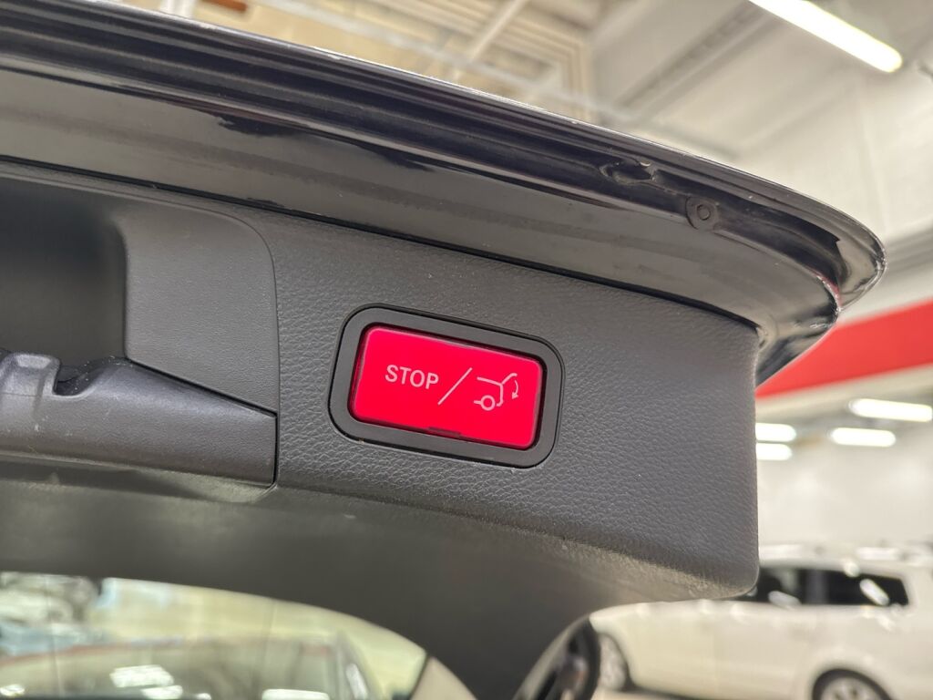 Mercedes-Benz C 2015 Musta