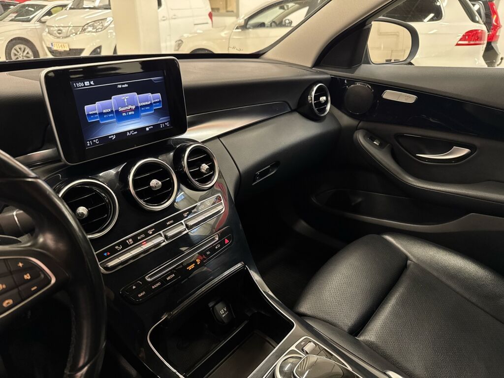 Mercedes-Benz C 2015 Musta