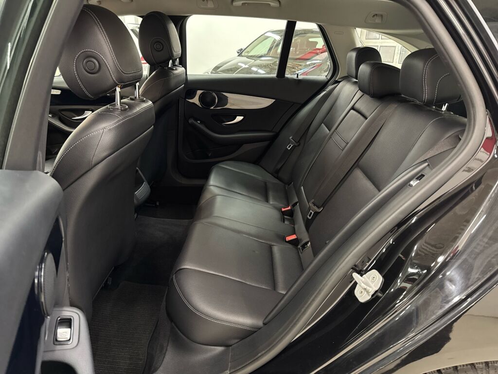 Mercedes-Benz C 2015 Musta