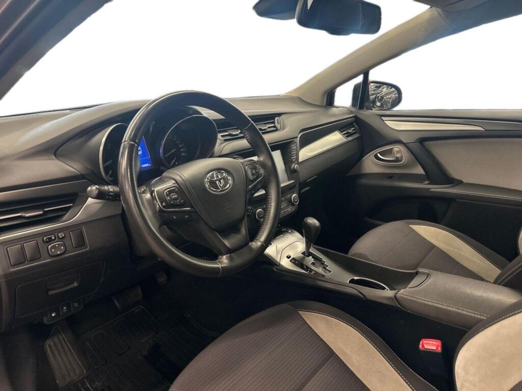 Toyota Avensis 2018 Harmaa