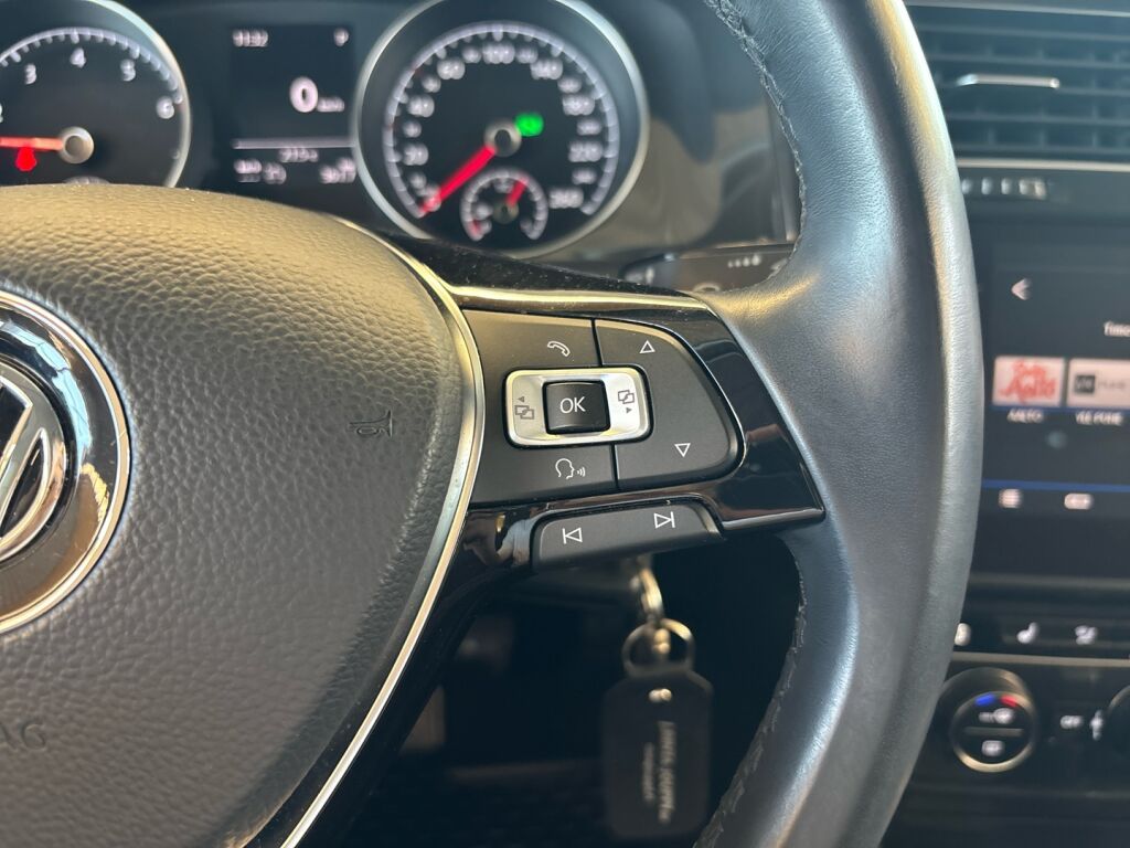 Volkswagen Golf 2018 Sininen