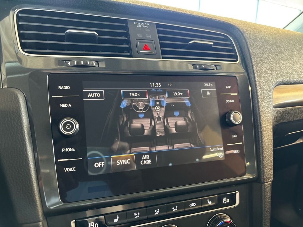 Volkswagen Golf 2018 Sininen