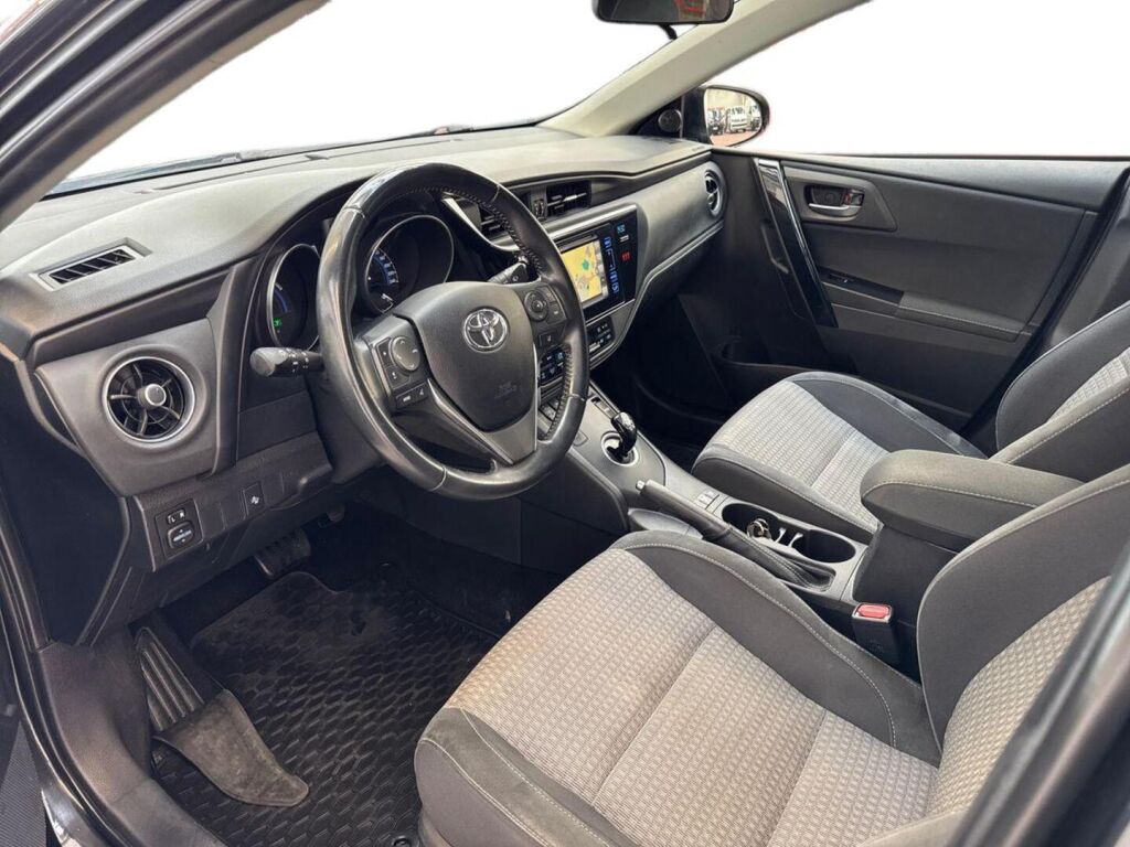 Toyota Auris 2018 Musta