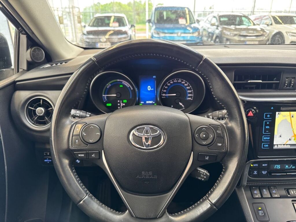 Toyota Auris 2018 Musta