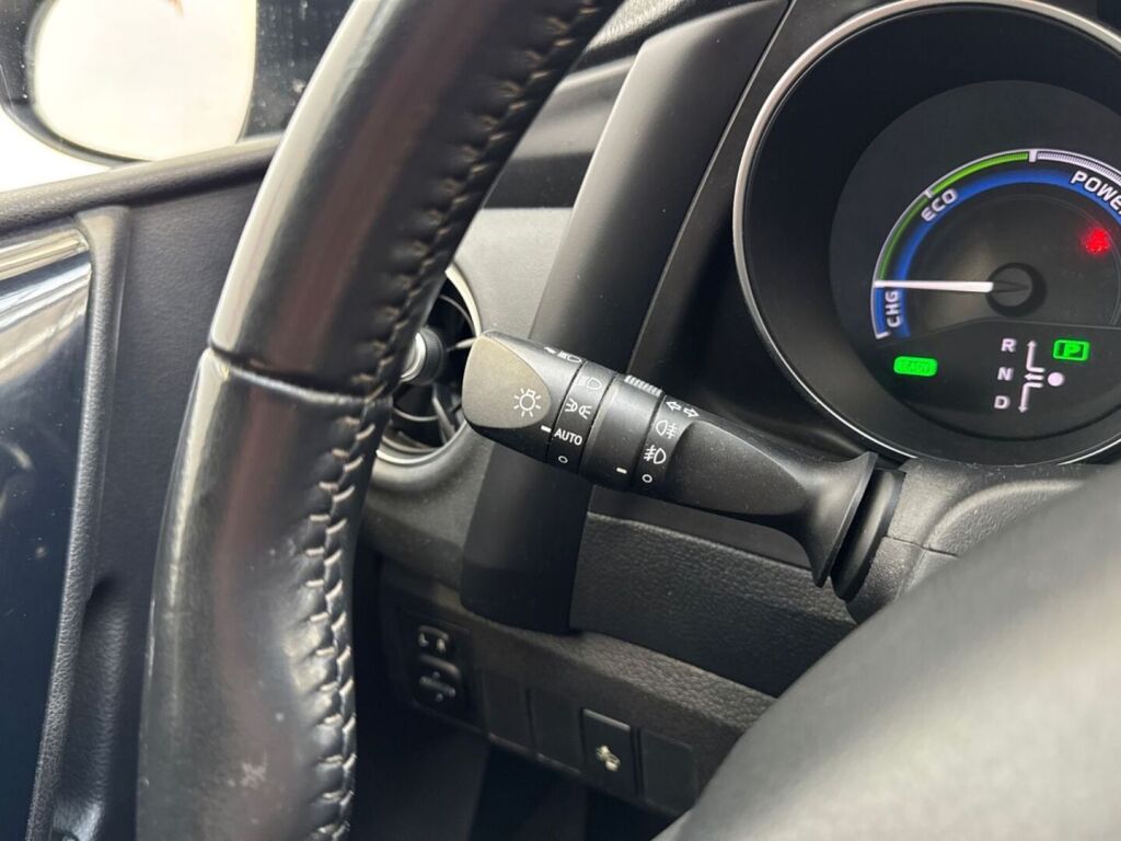 Toyota Auris 2018 Musta