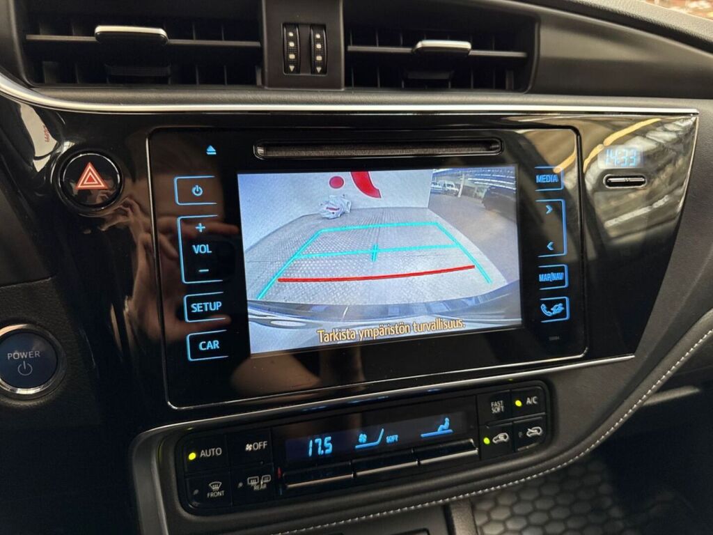 Toyota Auris 2018 Musta