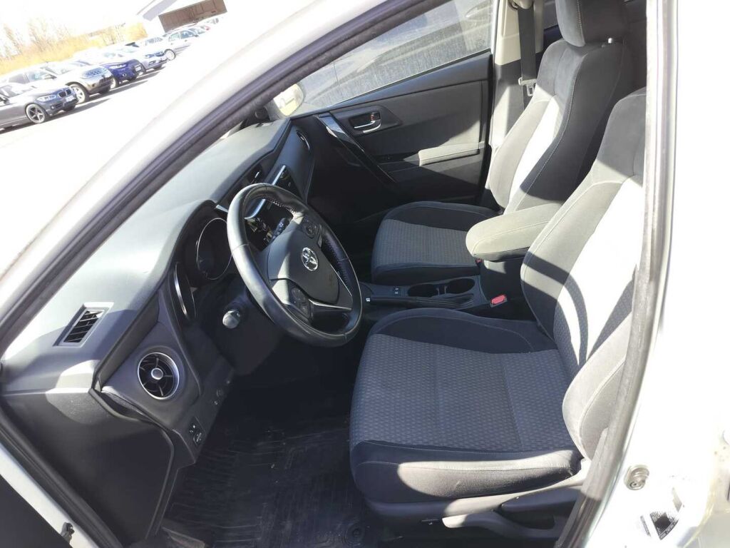 Toyota Auris 2018 Valkoinen