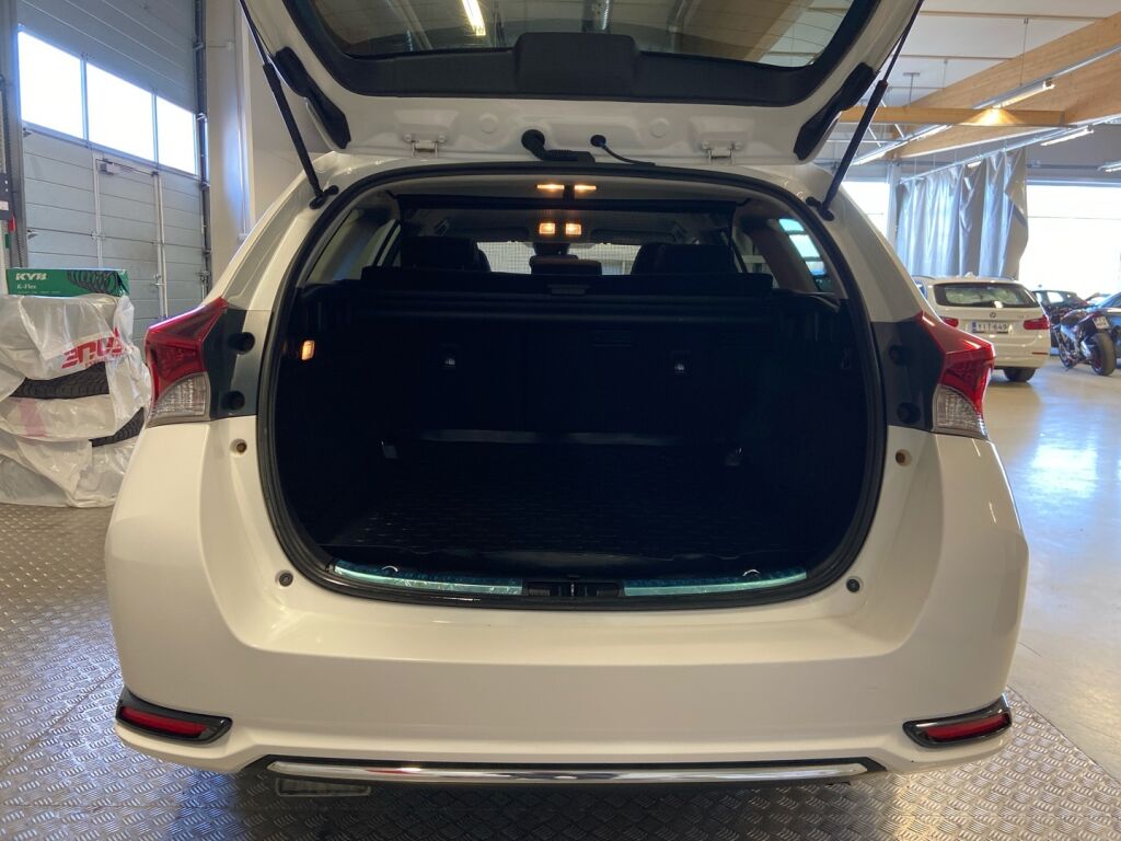 Toyota Auris 2018 Valkoinen