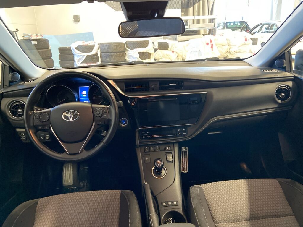 Toyota Auris 2018 Valkoinen