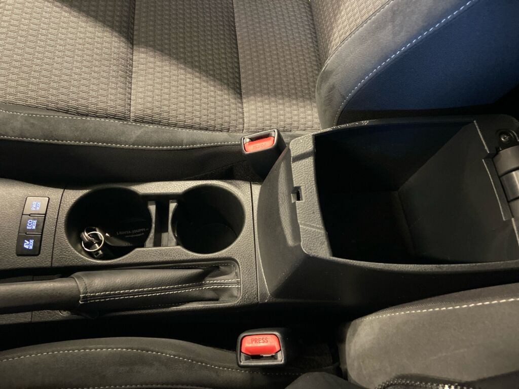 Toyota Auris 2018 Valkoinen