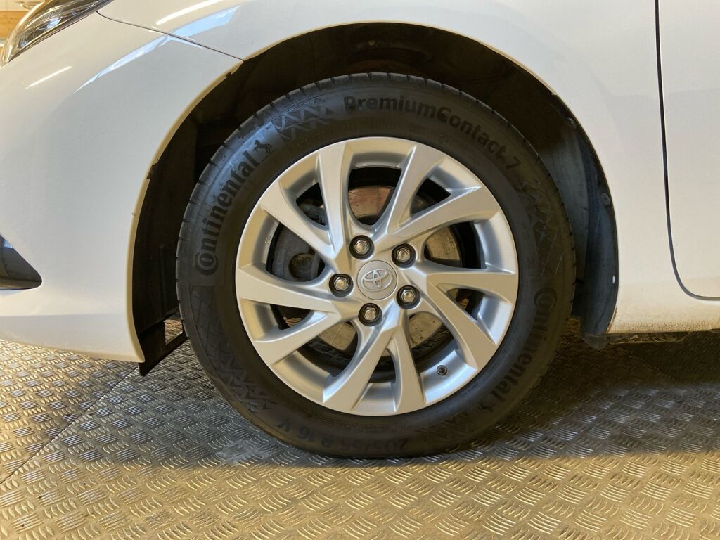 Toyota Auris 2018 Valkoinen