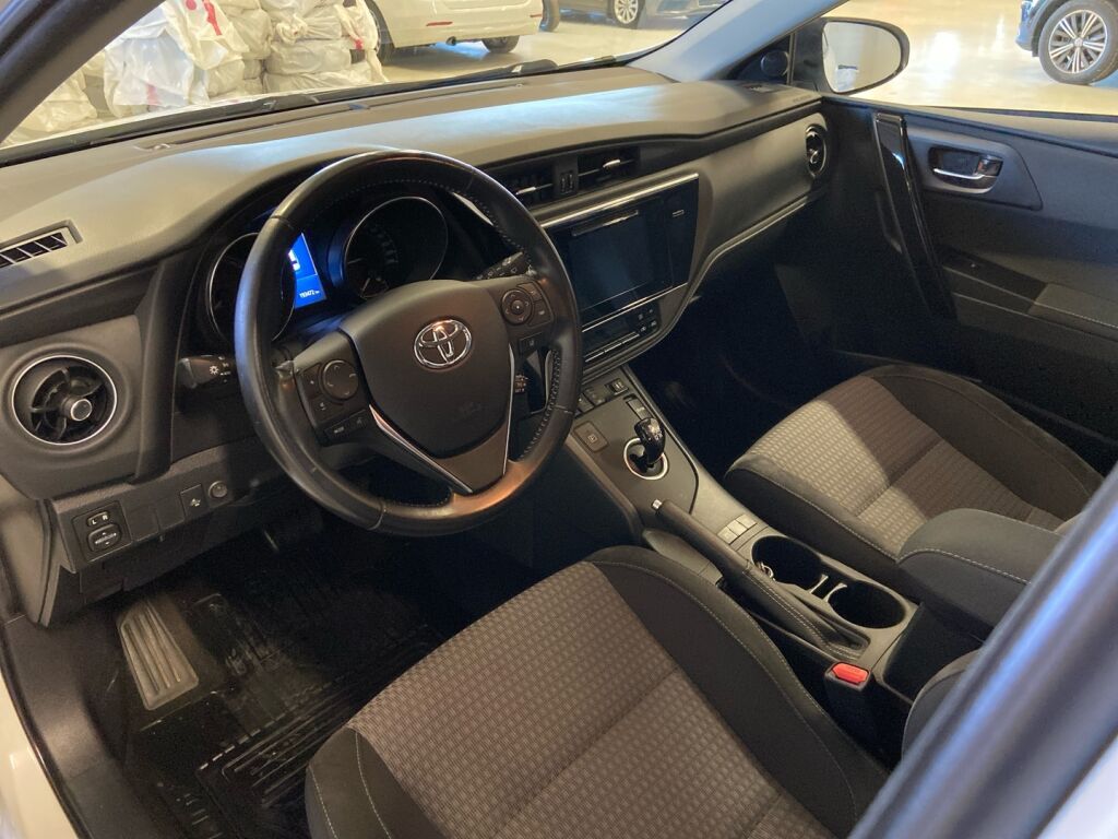 Toyota Auris 2018 Valkoinen
