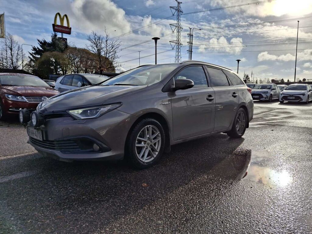 Toyota Auris 2018 Harmaa