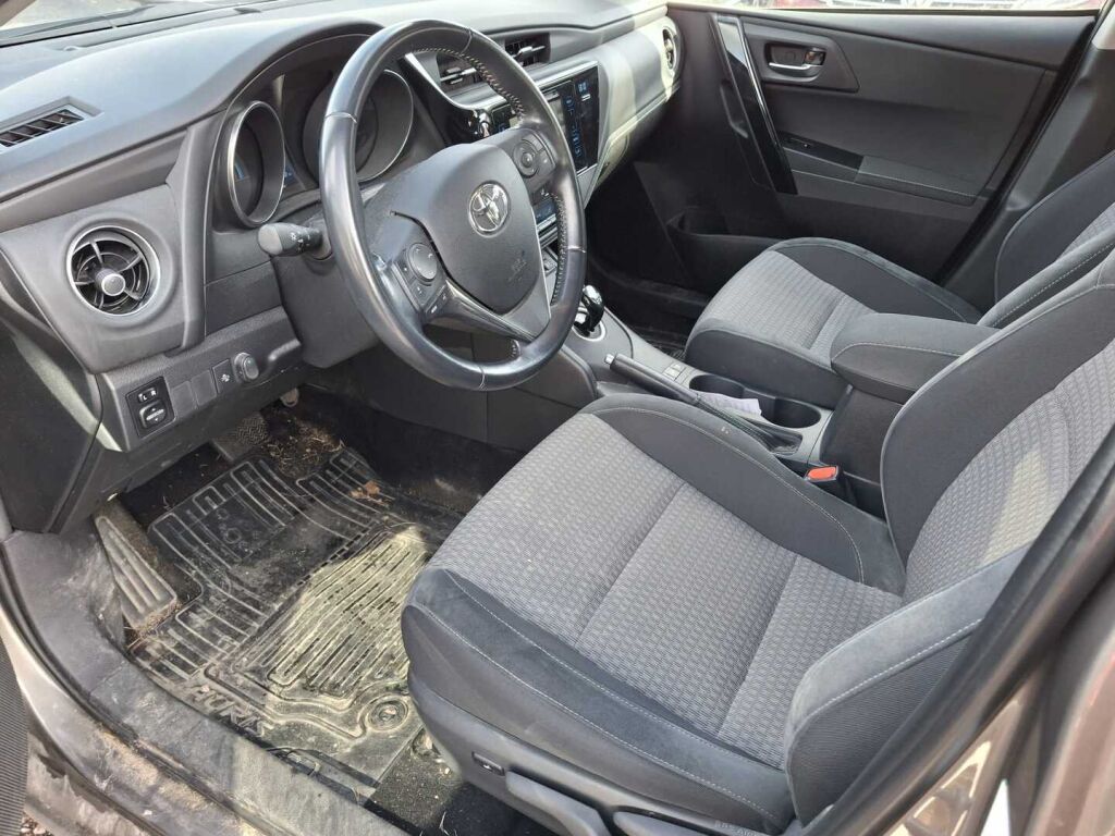 Toyota Auris 2018 Harmaa