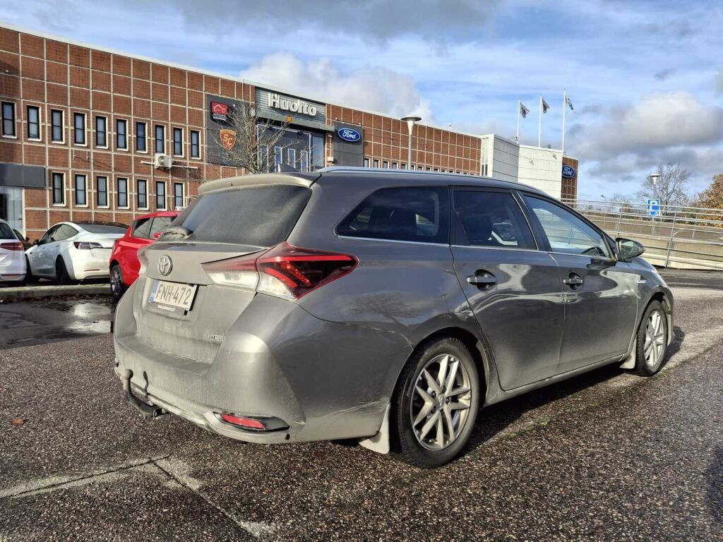Toyota Auris 2018 Harmaa
