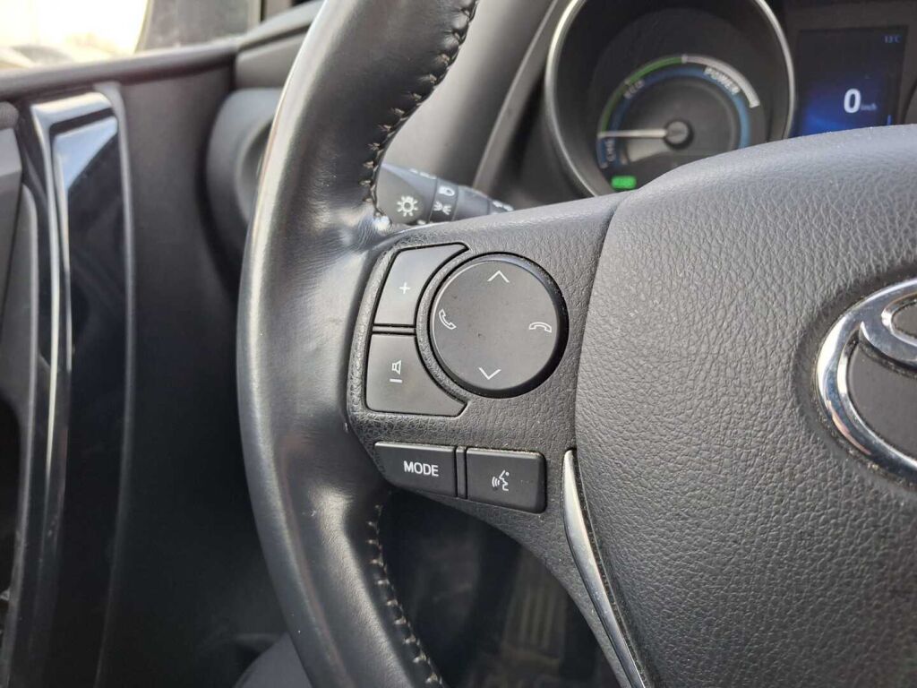 Toyota Auris 2018 Harmaa