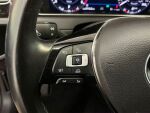Volkswagen Golf 2018 Punainen