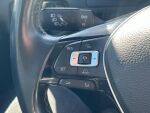 Volkswagen Golf 2018 Punainen