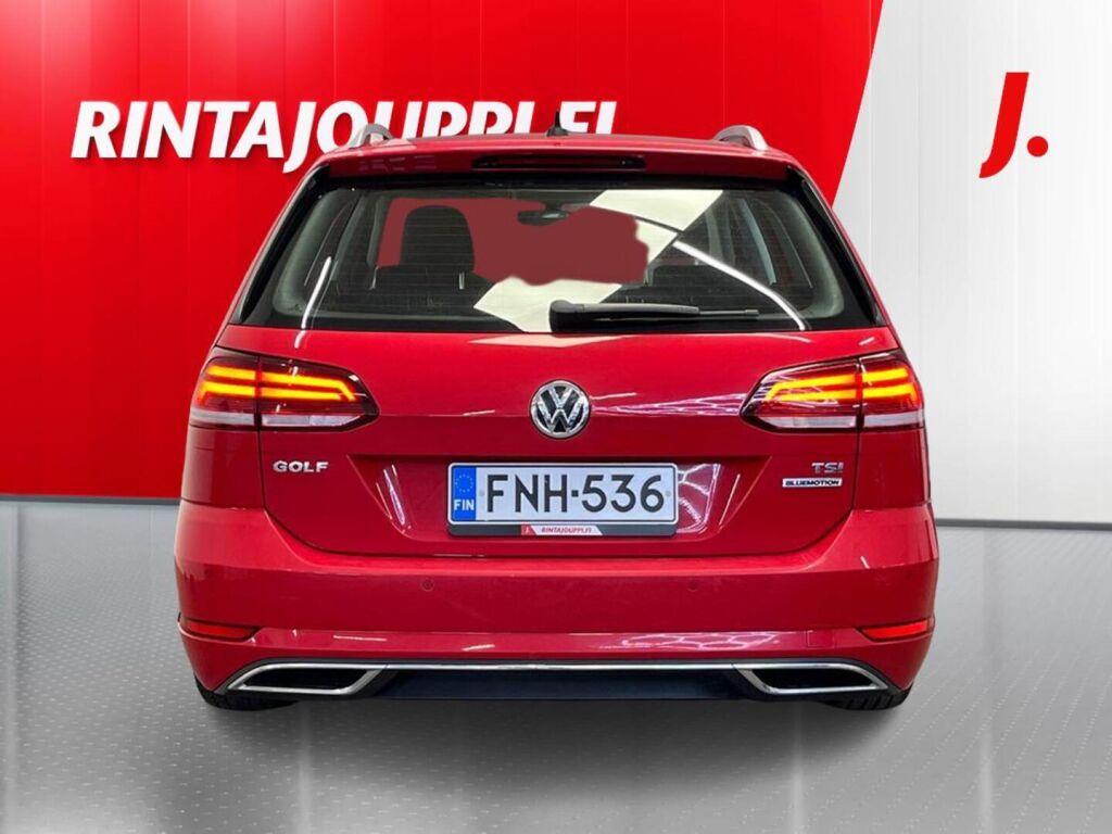 Volkswagen Golf 2018 Punainen